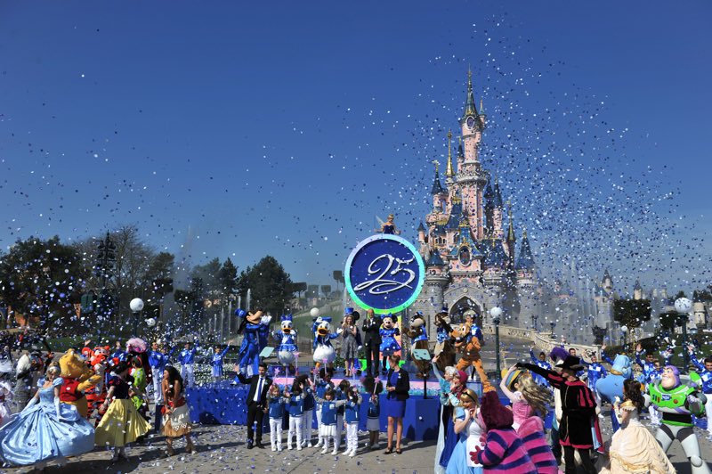 DISNEYLAND PARIS - 25ème anniversaire